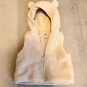 GAP Baby Sherpa Hooded Vest in Cream